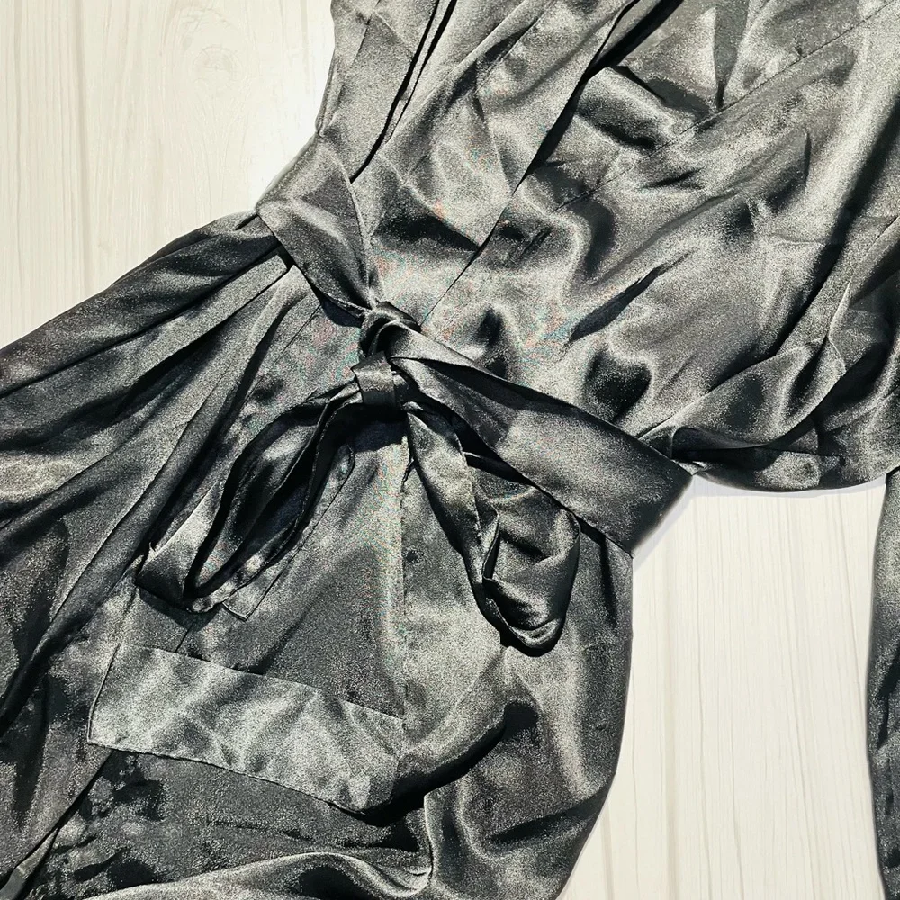 Silky Robe - Picture 4 of 5
